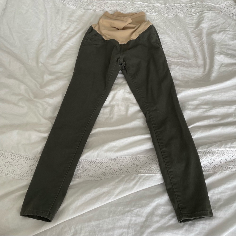 Led Luxe Essentials Denim XS Olive Green maternity jeans and belly band top